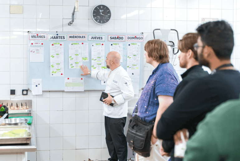 what-are-the-duties-and-responsibilities-of-a-head-chef-abb479