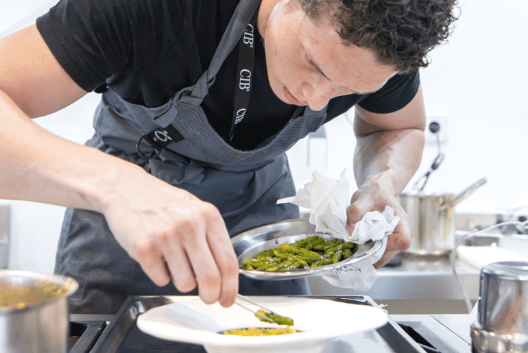 what-are-the-duties-and-responsibilities-of-a-head-chef-f95992
