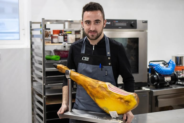 what-does-a-restaurant-pastry-chef-do-cib-10eae1