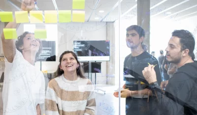 Un nuevo modelo de enseñanza para los retos del siglo XXI Un nuevo modelo de enseñanza para los retos del siglo XXI