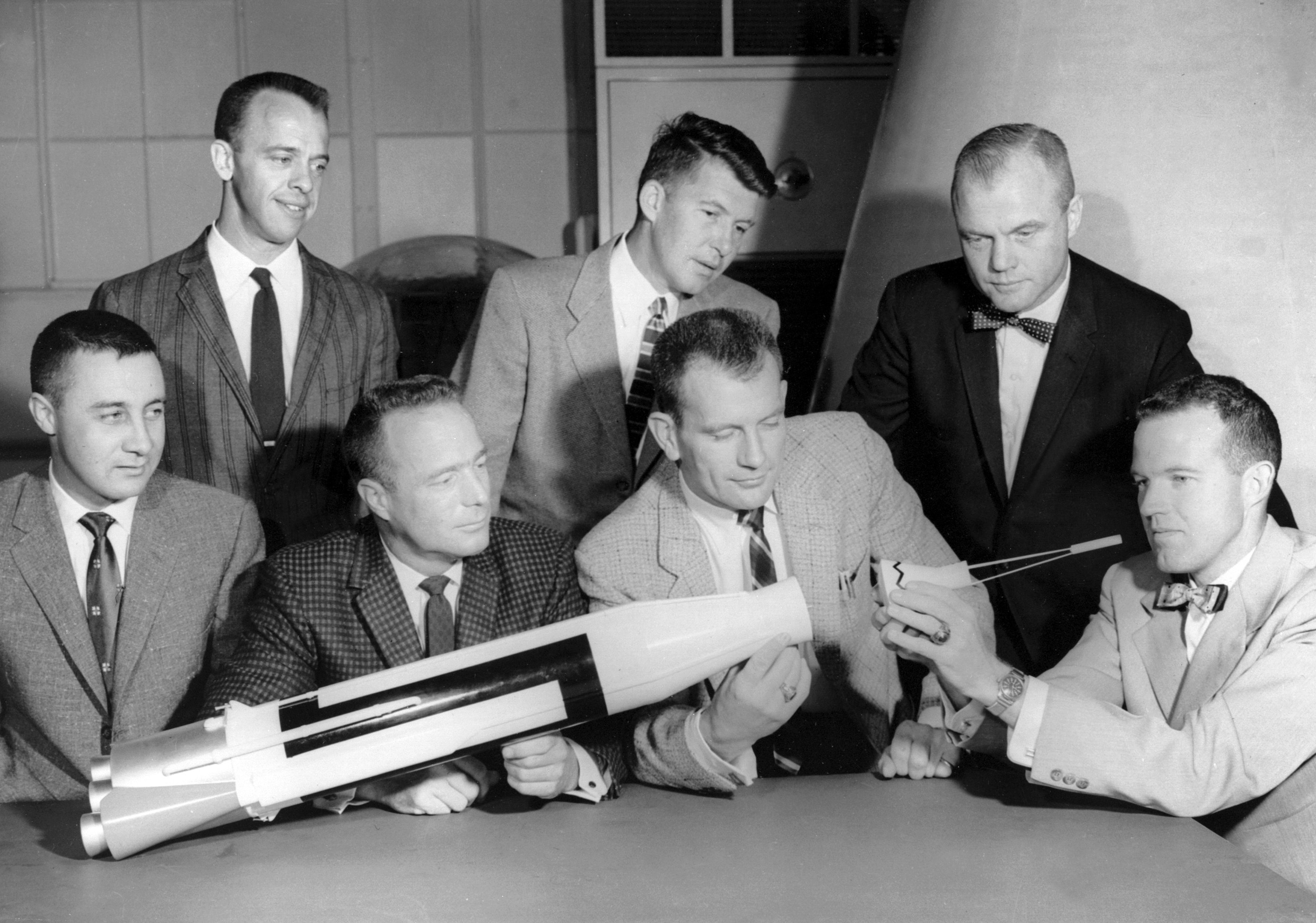 Project_Mercury-Mercury_Seven-Astronauts