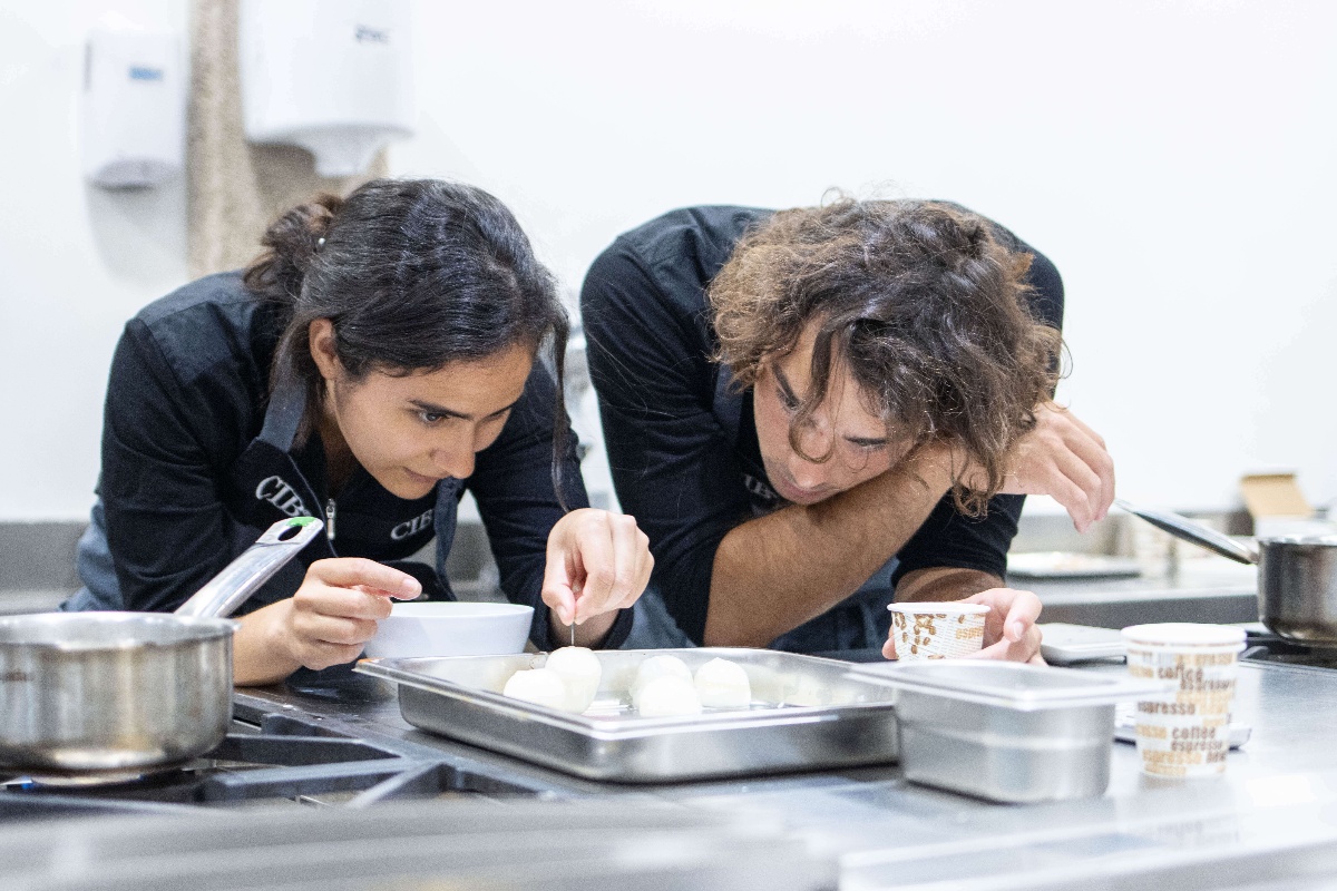 Qué es la cocina creativa o de autor? Aprende las técnicas en CIB