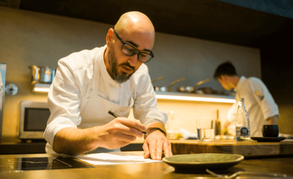 Artur martinez cooking in aurt restaurant